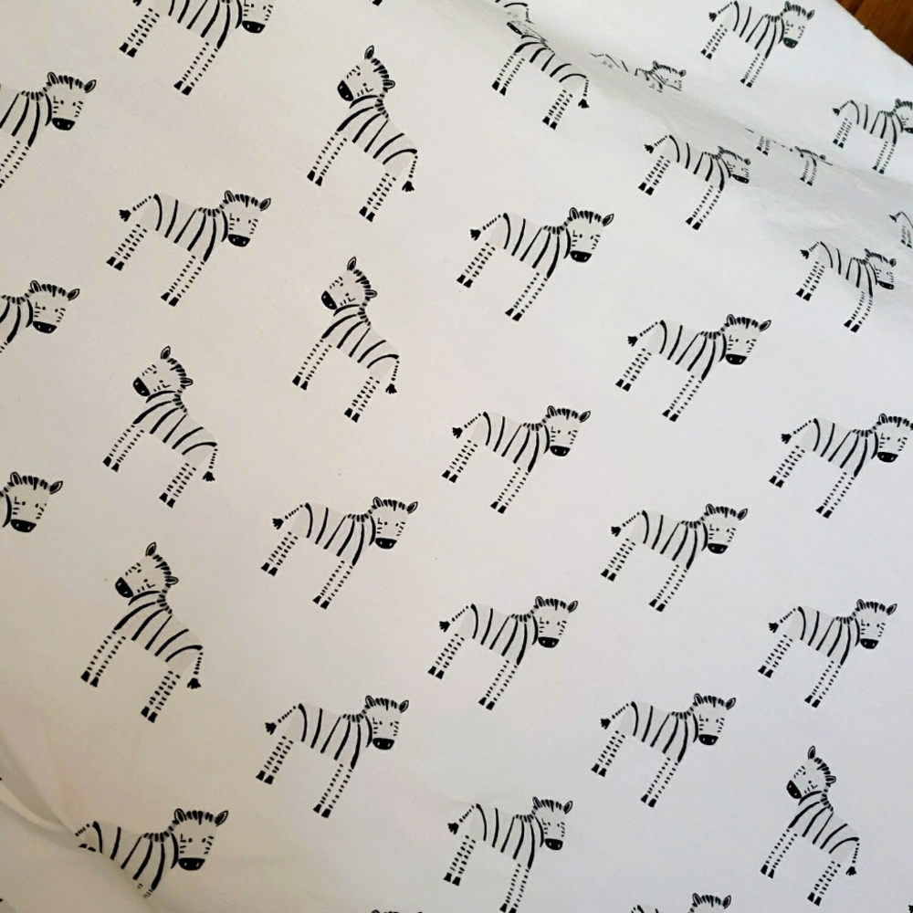 Pottery Barn Kids ZACHARY ZEBRA Organic Crib Sheet